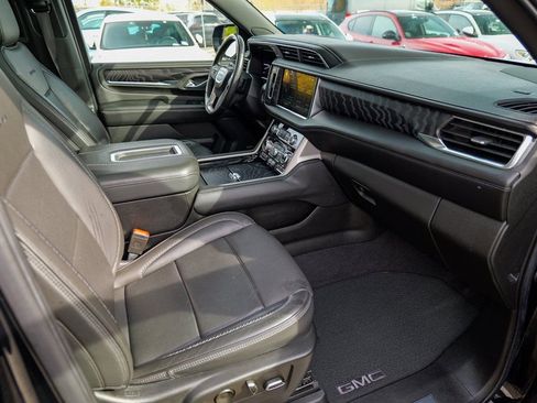 Used 2022 GMC Yukon XL Denali image 37