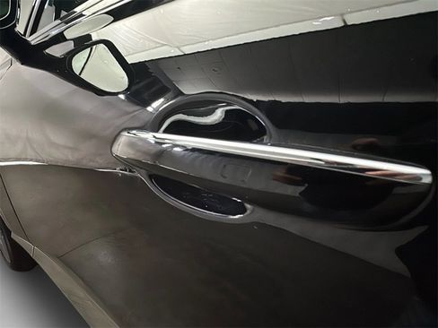 Certified 2025 Genesis GV80 2.5T Prestige image 5