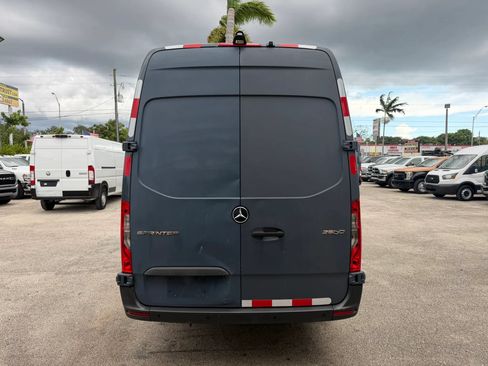 Used 2019 Mercedes-Benz Sprinter 170 image 4