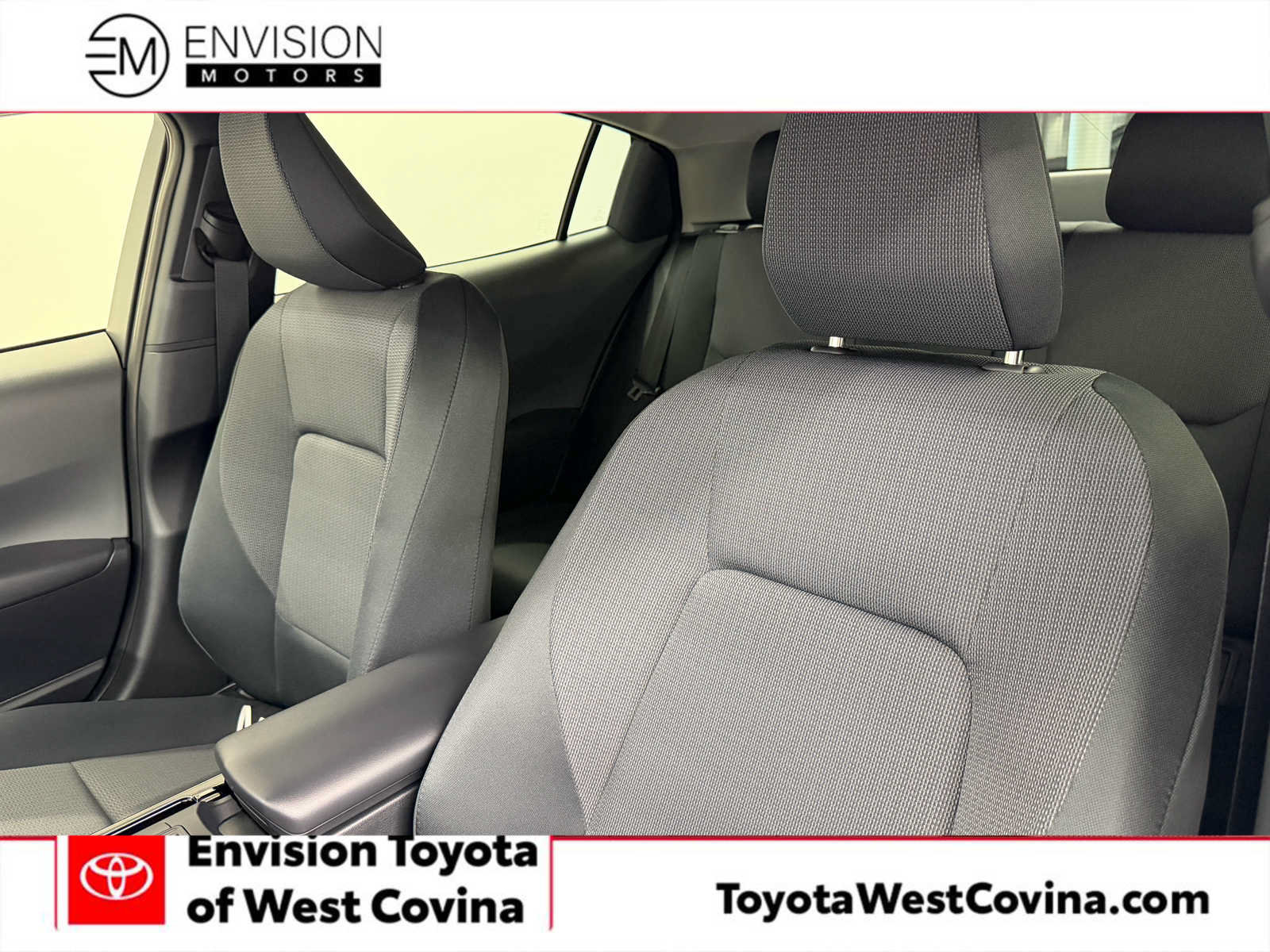 New 2027 Toyota Prius LE FWD image 18