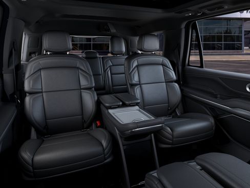 New 2027 Lincoln Navigator Reserve w/ Jet Appearance Package AWD/4WD image 11
