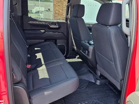Used 2022 Chevrolet Silverado 1500 LT AWD/4WD image 18