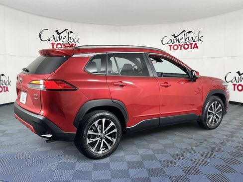 Used 2022 Toyota Corolla Cross XLE w/ Convenience Package image 8
