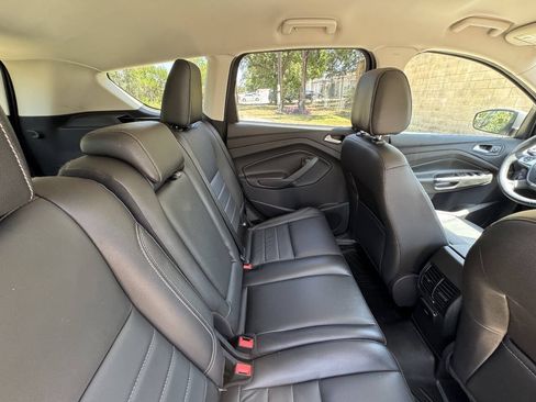 Used 2015 Ford Escape Titanium FWD image 34
