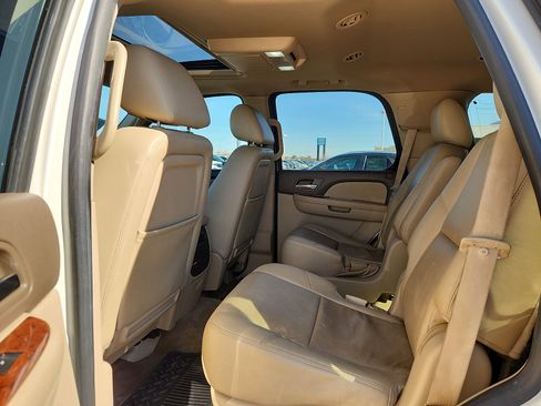 Used 2014 Chevrolet Tahoe LTZ image 12