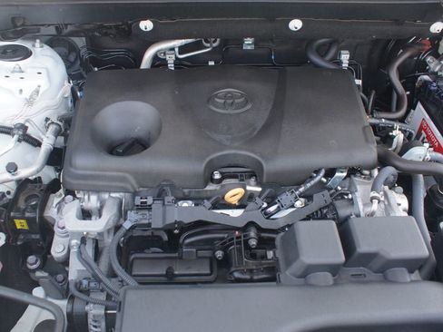 Used 2024 Toyota RAV4 LE AWD/4WD image 26