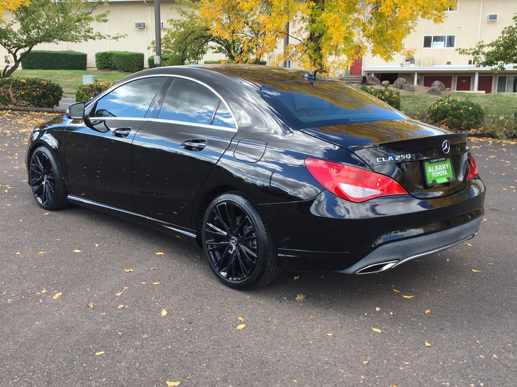 Used 2018 Mercedes-Benz CLA 250 4MATIC image 4