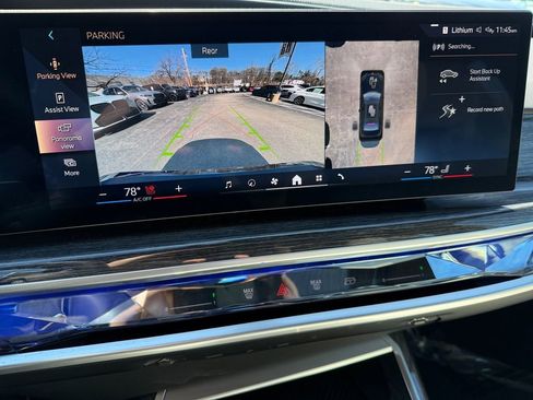 Certified 2025 BMW 760i xDrive w/ Executive Package image 22