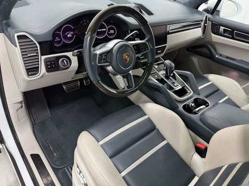 Used 2021 Porsche Cayenne GTS w/ Premium Package Plus image 12