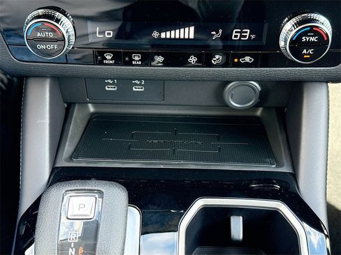 New 2025 Mitsubishi Outlander ES image 16