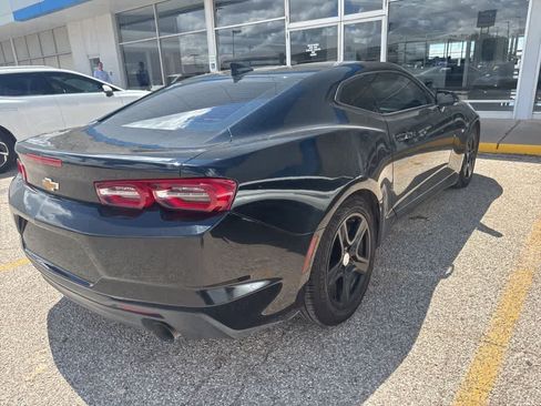 Used 2022 Chevrolet Camaro LT RWD image 10