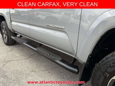 Used 2018 Toyota Tacoma TRD Sport AWD/4WD image 10