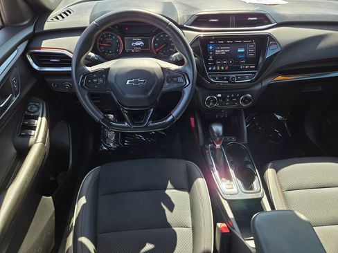 Used 2021 Chevrolet TrailBlazer RS w/ Technology Package FWD image 12