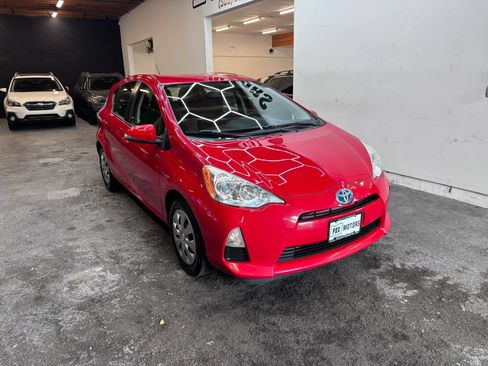 Used 2014 Toyota Prius C Three FWD image 2