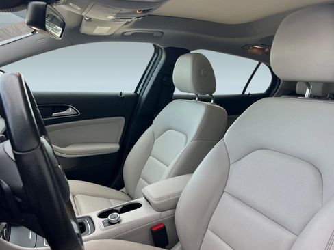 Used 2017 Mercedes-Benz GLA 250 4MATIC image 23