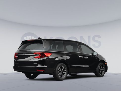 Used 2024 Honda Odyssey Touring image 4