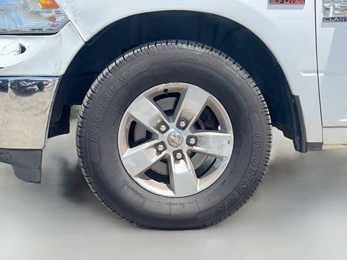 Used 2021 RAM 1500 Classic SLT RWD image 29