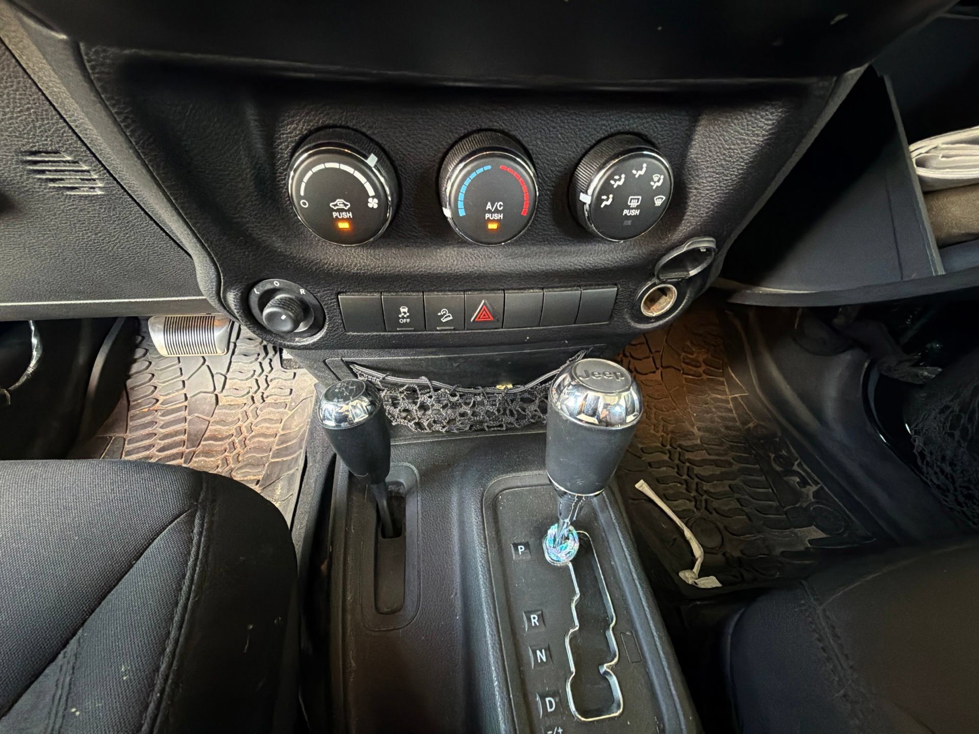 Used 2014 Jeep Wrangler Unlimited Sport w/ Quick Order Package 24S AWD/4WD image 20