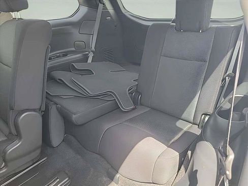Used 2019 Nissan Pathfinder S AWD/4WD image 17