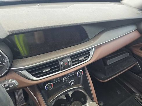 Used 2019 Alfa Romeo Stelvio Ti AWD/4WD image 11