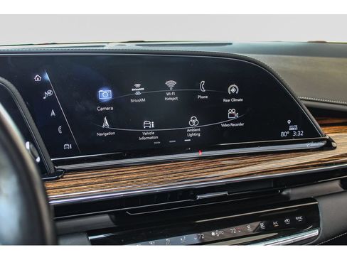 Used 2023 Cadillac Escalade ESV Premium Luxury AWD/4WD image 35