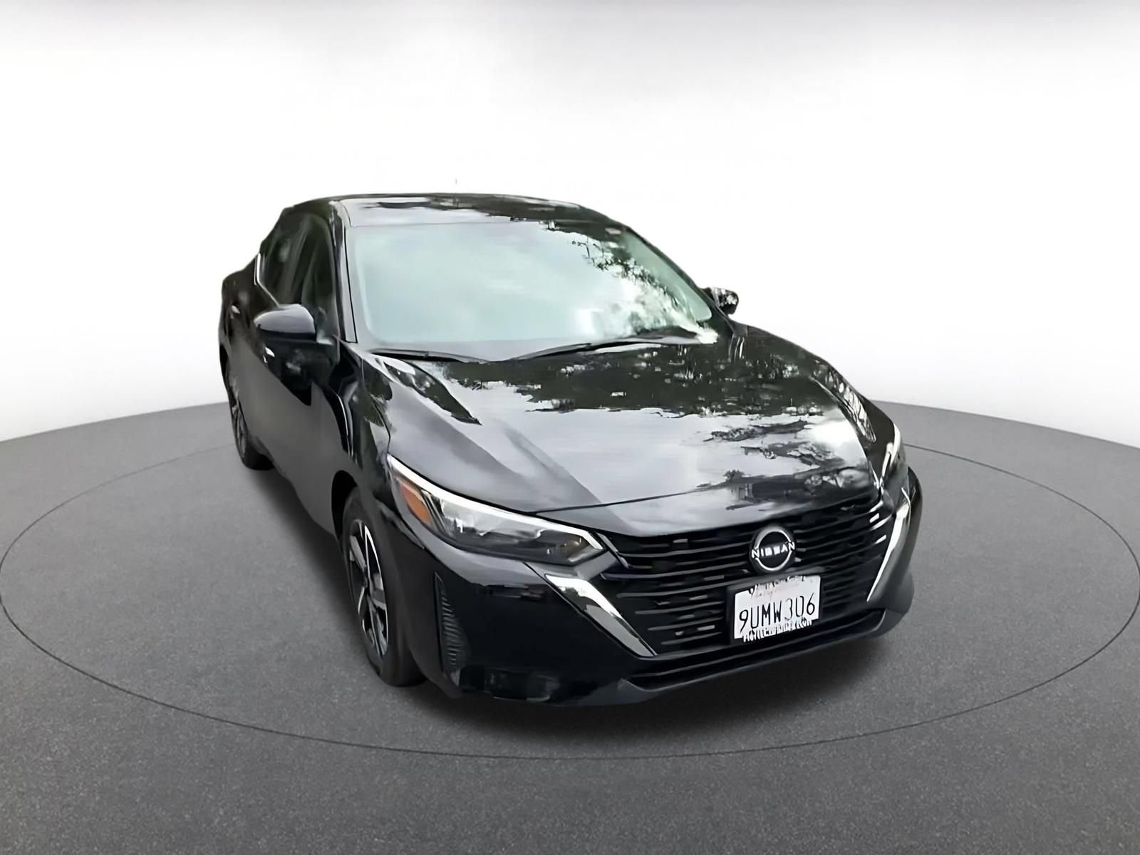 Used 2025 Nissan Sentra SV FWD image 3