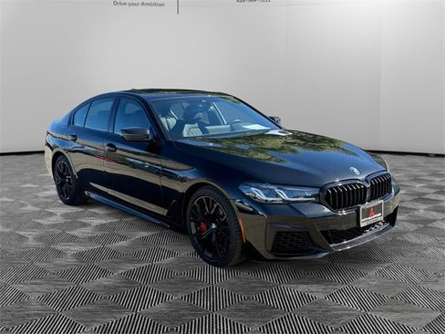 Used 2023 BMW 540i w/ M Sport Package image 3