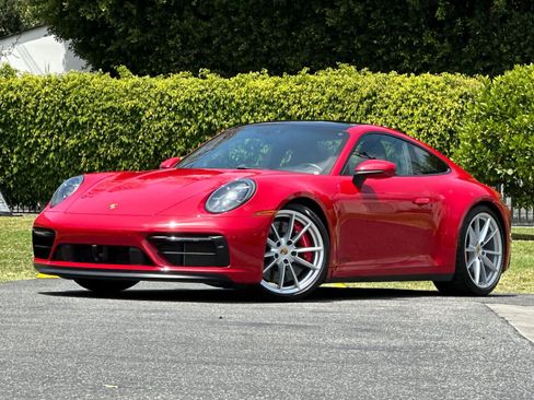 Used 2024 Porsche 911 Carrera 4 GTS AWD/4WD image 1