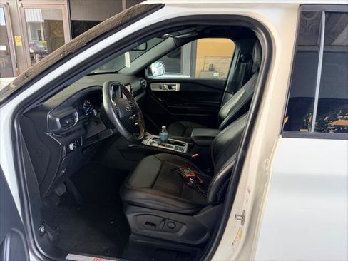 Used 2023 Ford Explorer ST-Line w/ Class IV Trailer Tow Package RWD image 13