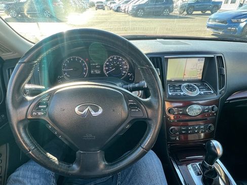 Used 2015 INFINITI Q60 Convertible w/ Premium Package RWD image 10