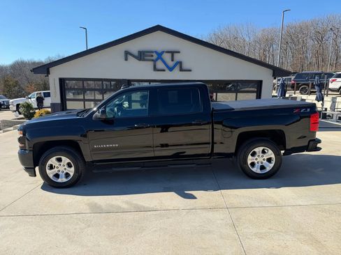 Used 2018 Chevrolet Silverado 1500 LT w/ All Star Edition AWD/4WD image 6