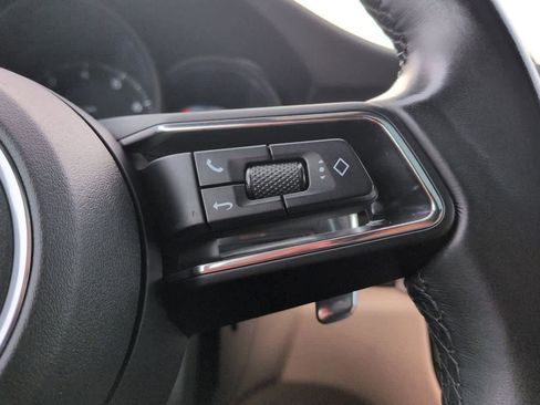 Used 2023 Porsche Macan Turbo image 26