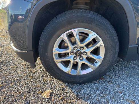 Used 2020 Chevrolet Traverse LT image 9