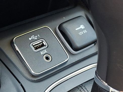 Certified 2019 Jeep Cherokee Latitude Plus AWD/4WD image 24