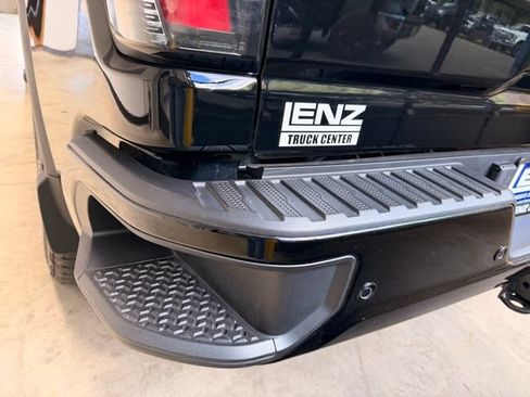 Used 2024 GMC Sierra 2500 AT4 w/ AT4 Premium Plus Package AWD/4WD image 14