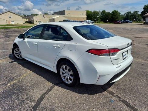 Used 2020 Toyota Corolla LE image 16