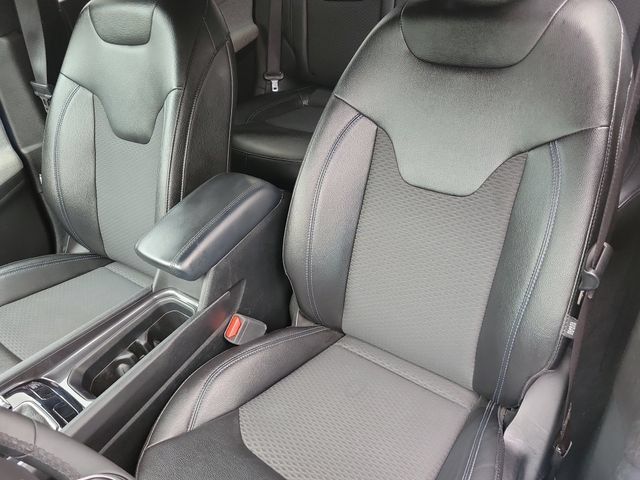 Used 2024 Jeep Compass Latitude AWD/4WD image 11