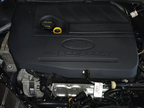 Used 2018 Ford Escape SE image 30