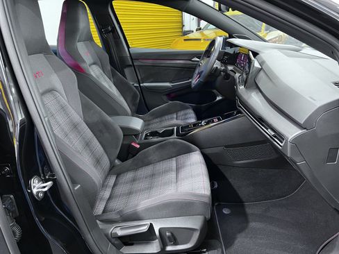 Used 2024 Volkswagen GTI SE FWD image 17