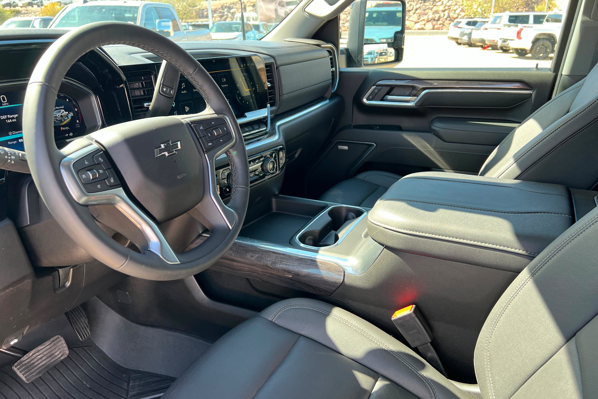 Used 2026 Chevrolet Silverado 2500 LTZ w/ LTZ Plus Package AWD/4WD image 16