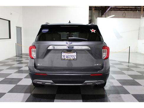 Used 2023 Ford Explorer XLT w/ Equipment Group 202A image 5