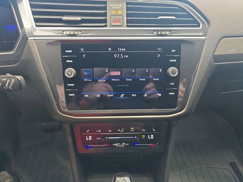 Used 2024 Volkswagen Tiguan SE image 24