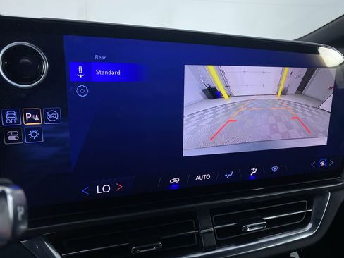 Certified 2025 Chevrolet Equinox EV LT image 7