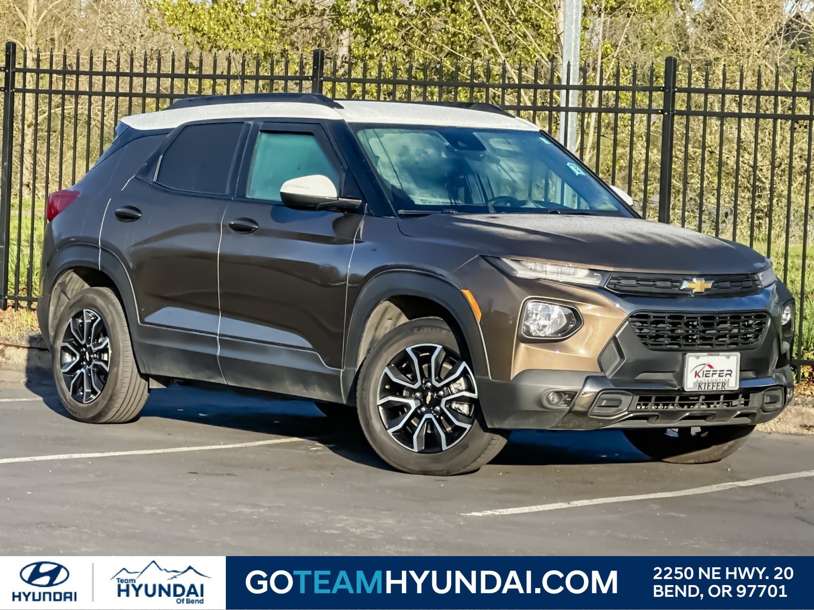Used 2021 Chevrolet TrailBlazer ACTIV w/ Technology Package AWD/4WD image 1