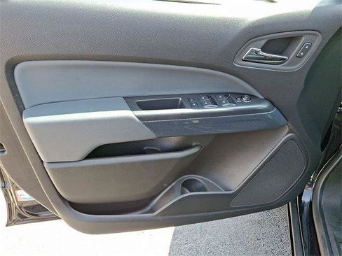 Used 2022 Chevrolet Colorado Z71 image 9