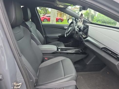 Used 2023 Volkswagen ID.4 S RWD image 4