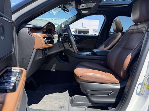 Used 2024 Lincoln Aviator Reserve w/ Elements Package Plus AWD/4WD image 9