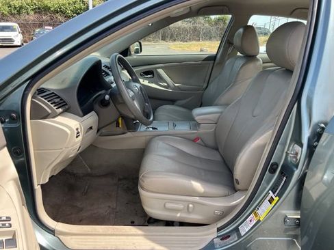 Used 2010 Toyota Camry FWD image 12