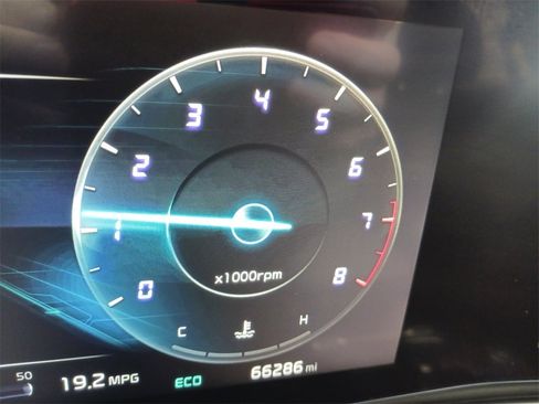 Used 2024 Kia Carnival SX image 19