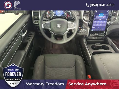 Used 2025 RAM 1500 Big Horn AWD/4WD image 13